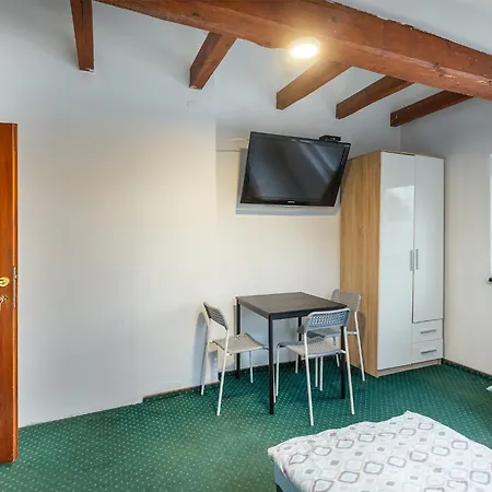 Kwatera prywatna Mitry 4 *