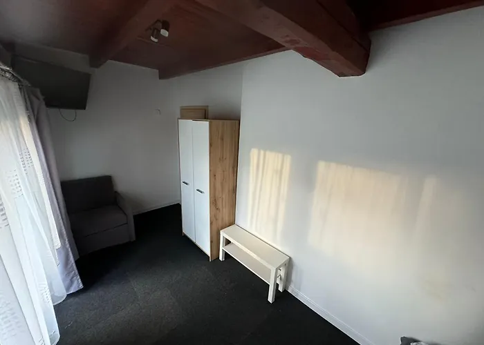 בית אירוח Mitry 4 *