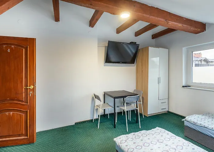 בית אירוח Mitry 4 *