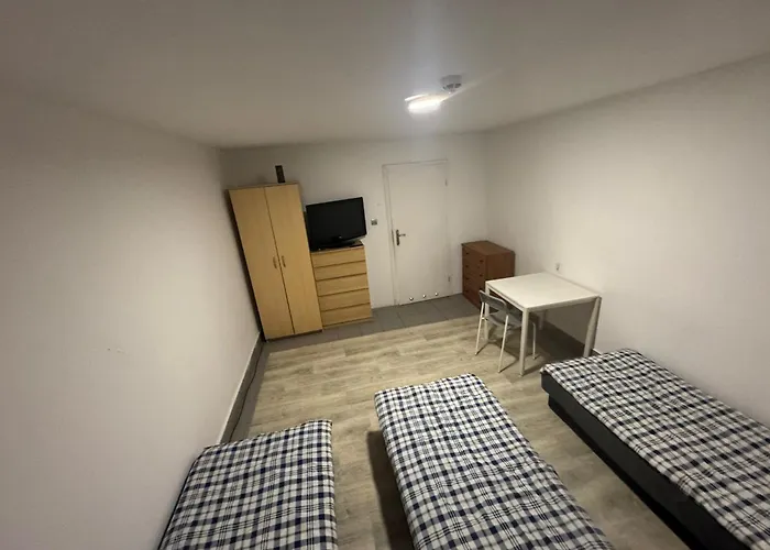 Mitry 4 * גדינייה